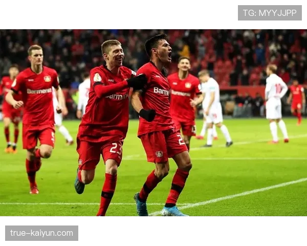 勒沃库森惨败难回首，弗赖堡防线稳固显优势